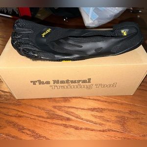 Vibram EL-X Shoes NWB